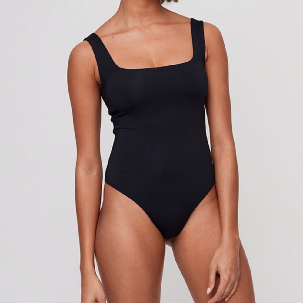 Aritzia Babaton Irwin bodysuit contour bodysuit